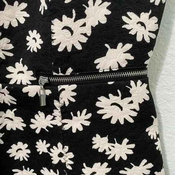 Ann Taylor Daisy Print Jacquard Mini Dress Black White A Line Petite 10 - Picture 6 of 12